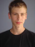 Porträtfoto von Dominik G. mit Link zum Profil